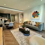 Hyde Park Luxury 2 Bed 2 Bath Balcony